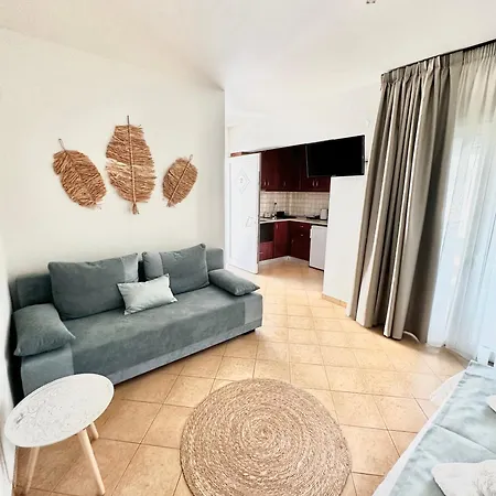 Porto Nuovo 2 * לימנאס